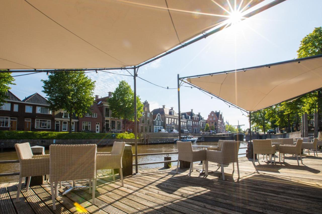 Hotel Cafe Restaurant De Posthoorn Dokkum Exterior photo