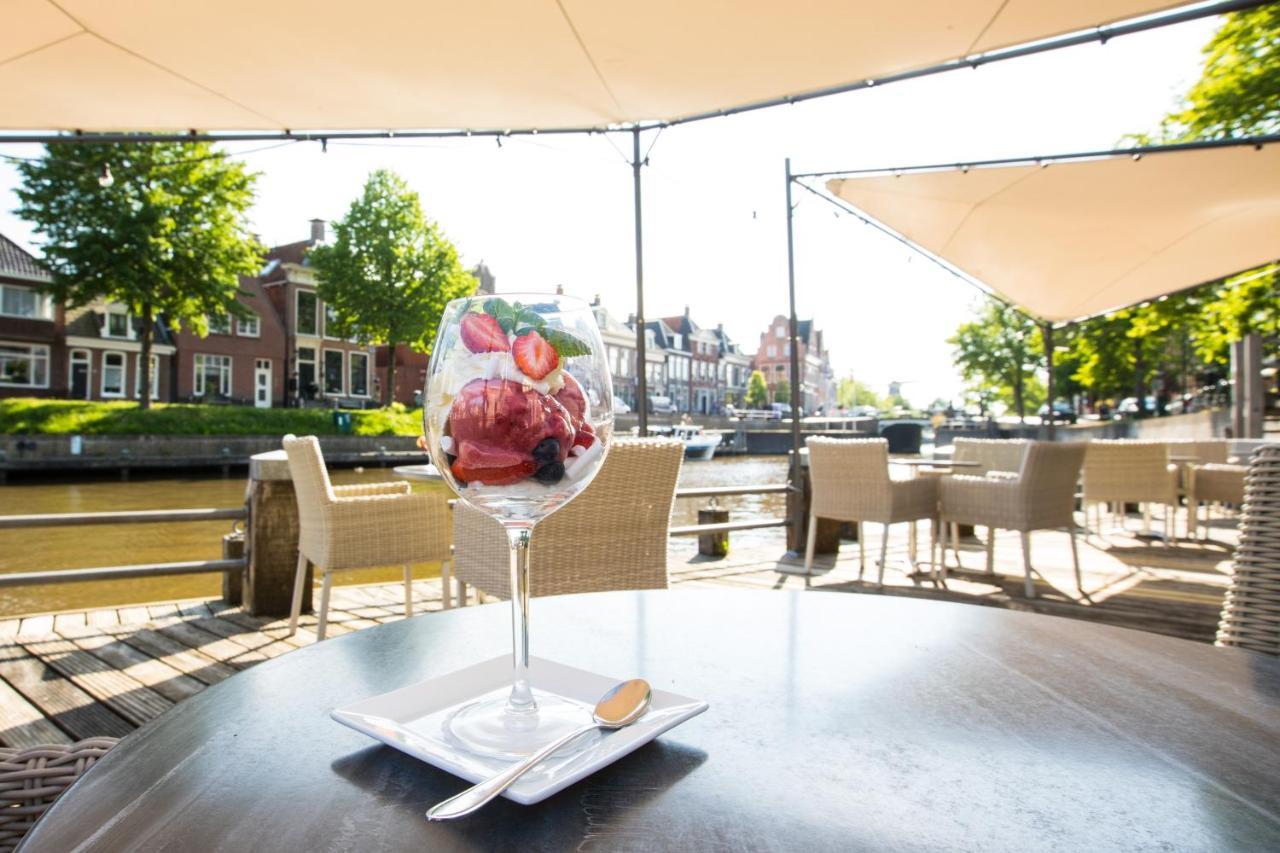 Hotel Cafe Restaurant De Posthoorn Dokkum Exterior photo